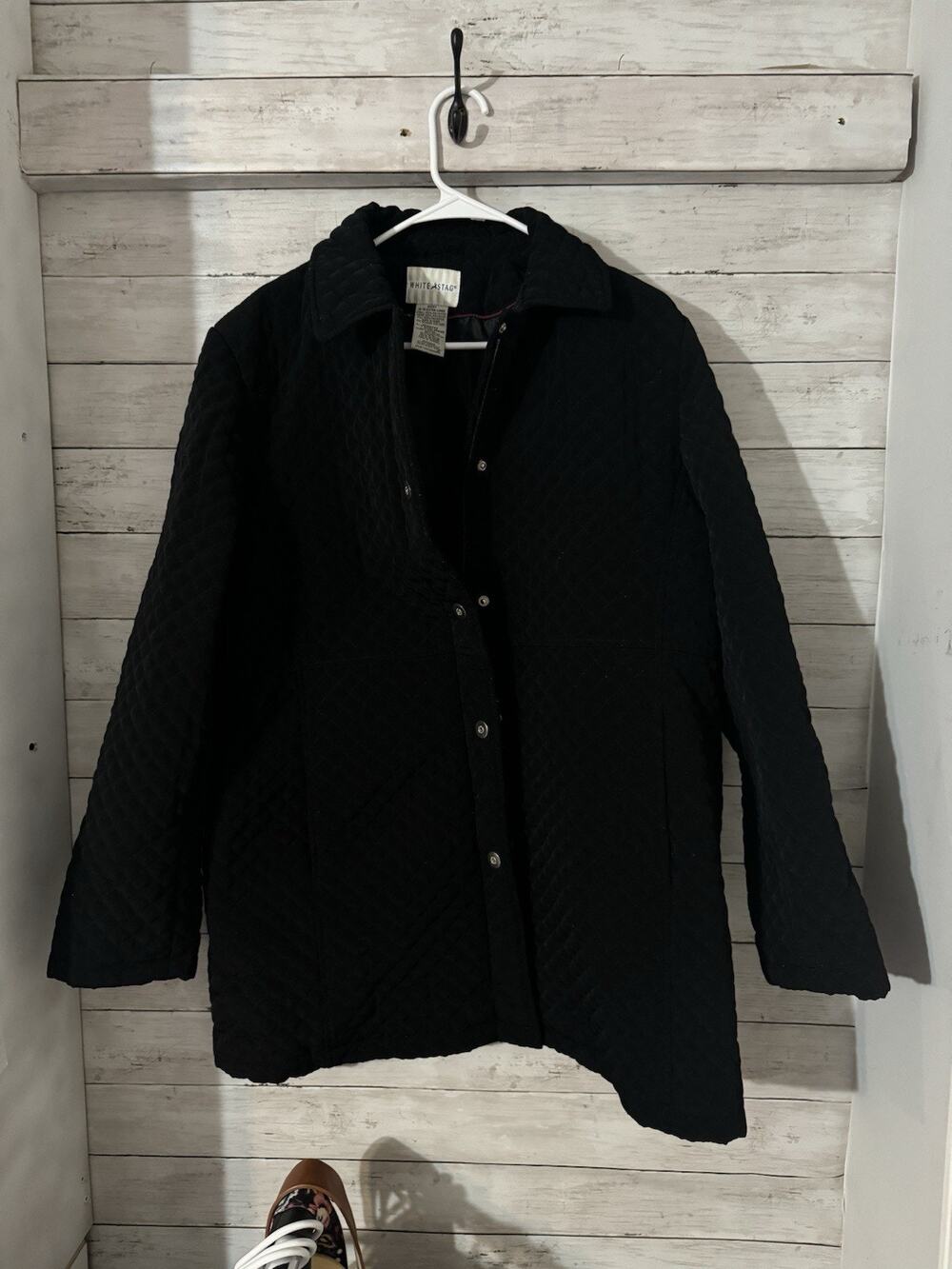 White Stag Women’s Black Quilted Jacket Coat XL 16/18 Snap Front Pockets Warm